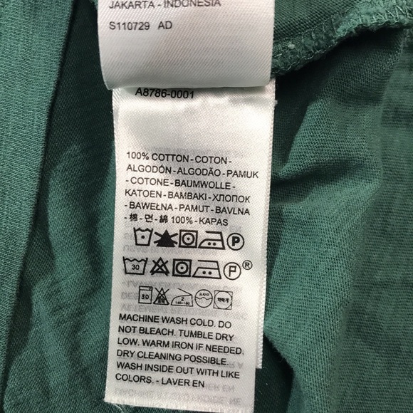 Levi’s Casual Short Sleeved Dark Green Tee Shirt Size XS | NWT - Picture 4 of 4